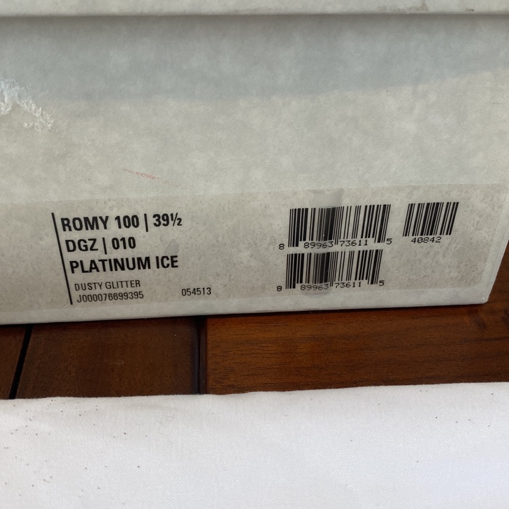 New In Box Jimmy Choo Romy in Platinum Ice - Picture 9 of 9